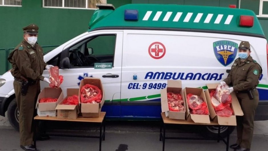 Los sujetos de la tercera edad utilizaban la ambulancia para no levantar sospecha. (Foto: @CarabNuble).