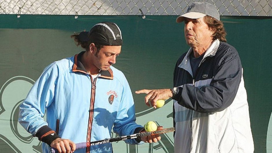 Nicolás Massú entrenado junto a Patricio Rodríguez. 