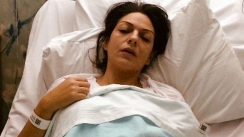 Nicole Ekabbass utilizó una fotografía de cuando había sido operada por otra cosa para fingir un cáncer de ovarios.