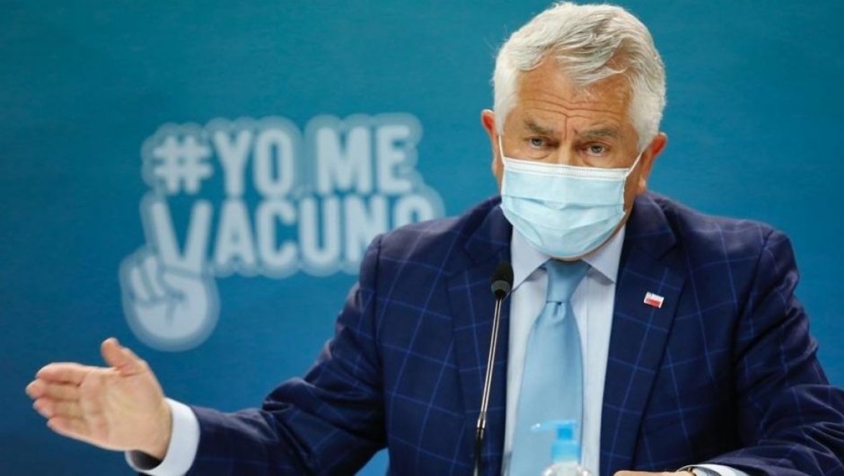 Ministro de Salud, Enrique Paris. (Foto; @ministeriosalud).
